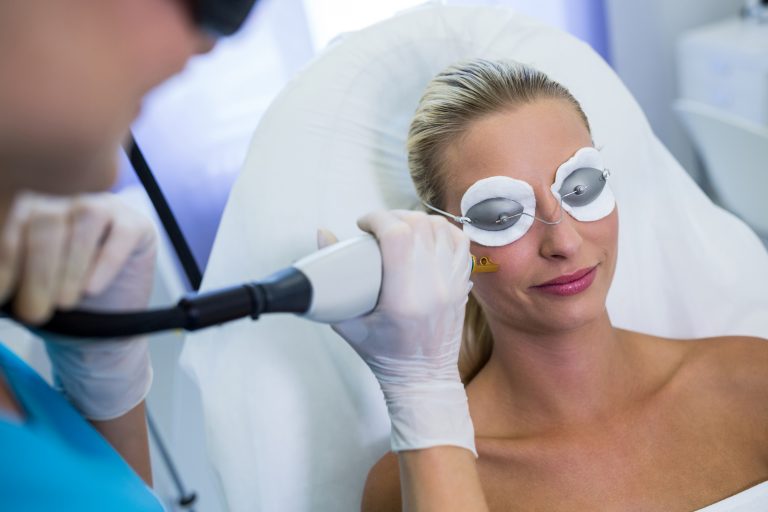 The latest Pico laser technology integrated into a high-performance nd yag laser machine for pigment removal-1