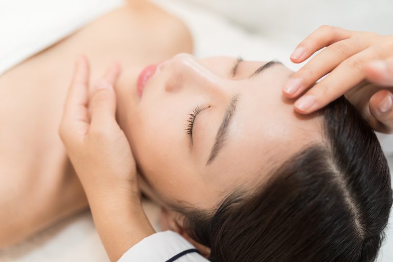 An in-depth look at how a co2 fractional laser machine works for advanced skin resurfacing